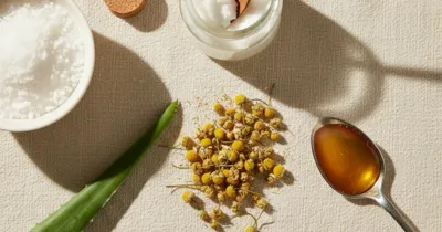 Remèdes naturels contre la fissure anale - sel d'Epsom, huile de coco, aloé vera, miel de Manuka