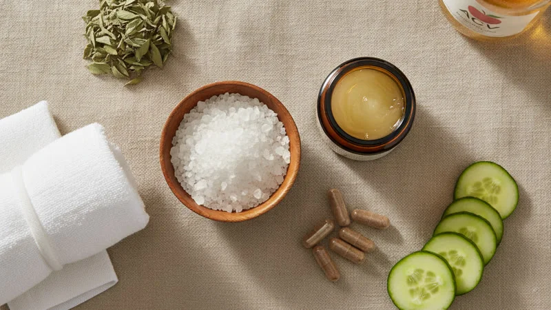 Sel d'Epsom, gel d'arnica, marron d'Inde, concombre et sauge pour les jambes gonflées